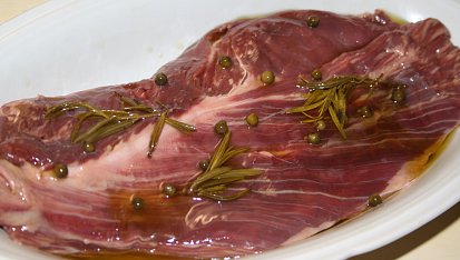 Hanger steak s přelivem ze zeleného pepře