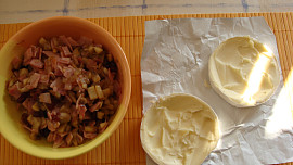 Hermelín s žampionovo-brusinkovou náplní