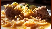 Koule v omáčkové kapustě, detail...