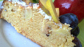 Křehký jablko-švestkový koláč