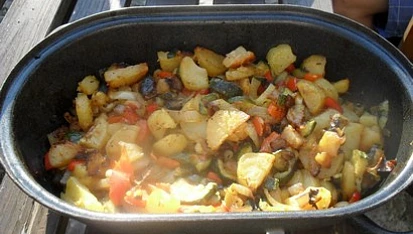 Kuřecí grilík s barevným pekáčkem