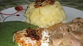 Maminčin špenát s vepř. masem a vajíčkem
