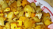 Pečené brambory s oranžovou dýní a bylinkami
