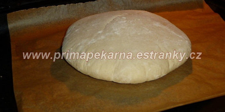 Pita chleby (začíná se nafukovat)