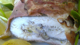 Pstruhové filetové závitky, plněné smetanovo-žampiónovou omáčkou