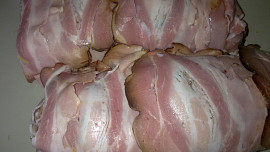 Pstruhové filetové závitky, plněné smetanovo-žampiónovou omáčkou