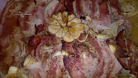 Pstruhové filetové závitky, plněné smetanovo-žampiónovou omáčkou