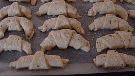 Rohlíčky s česnekem