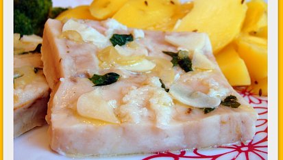 Ryba (filé) s česneko - bazalkovou chutí, zeleninovou přílohou  a dresinkem - parní hrnec, Detail