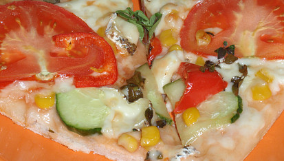 Rychlá pizza "domácí" sýrová a chorizo