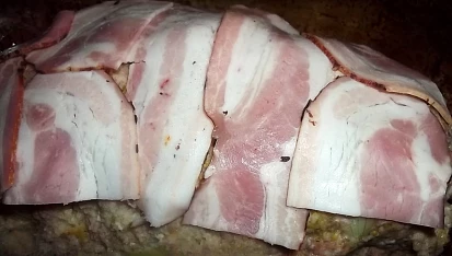 Sekaná s brokolicí, můžeme pokrýt slaninou...