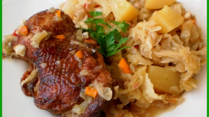 Uzená kuřecí stehna v kapustě, Uzená kuřecí stehna v kapustě