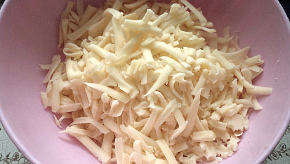 Vegetariánské špagety, sýr
