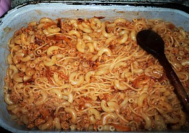Vegetariánské špagety (špagety ( u mě i kolínka pro nedostatek špaget!:D) s granulátem)