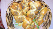 Babiččiny "startovací" žemličky (jinak housky) (Babiččiny "startovací" žemličky)