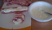 Bůčkové roládky s křenem a jogurtem (Pomažeme plátky masa a zabalíme)
