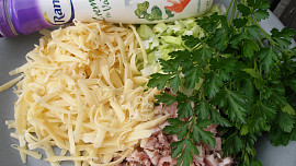 Chřest se sýrovou omáčkou