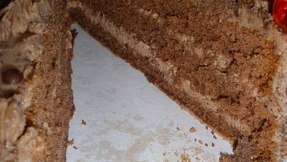 Čokoládový dort s pařížskou šlehačkou a s čokoládovým  krémem