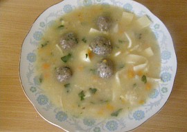 Kaldounová polévka (králičí kaldoun s játrovými knedlíčky a sirokými nudlemi)