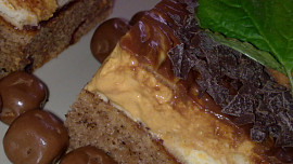 Kávové řezy s kokosovo - karamelovým krémem