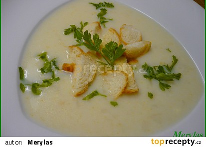 Kedlubnová nebo květáková mléčná polévka