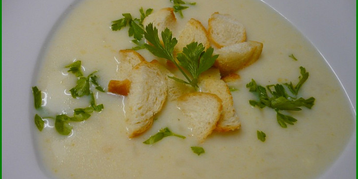 Kedlubnová nebo květáková mléčná polévka (Květáková polévka)