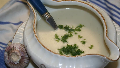 Krémová česnečka (knoblauchsuppe)