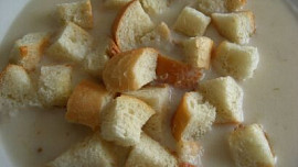 Krémová česnečka (knoblauchsuppe)