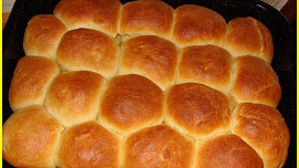 Kynuté buchty, plněné marmeládou