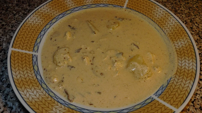 Kyselá polévka se smaženými vajíčky