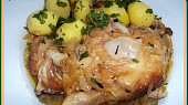 Máslové kuřátko na česneku, cibuli a rozmarýnu (Máslové kuřátko na česneku, cibuli a rozmarýnu)