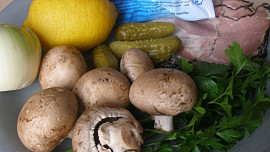 Mletý steak v zelném listu