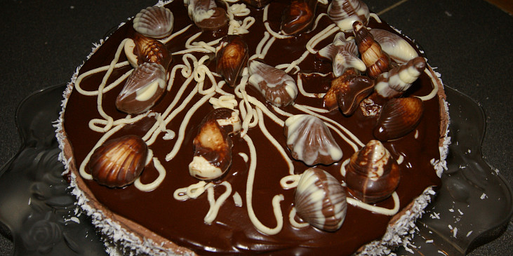 Patrový čokoládový dort s mušlemi
