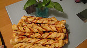 Pizza tyčinky z kynutého těsta