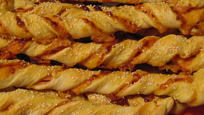 Pizza tyčinky z kynutého těsta