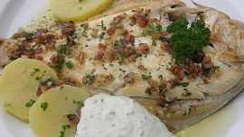 Platýs se slaninou a s wasabi krémem