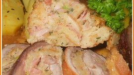 Roládky s rohlíkovou nádivkou