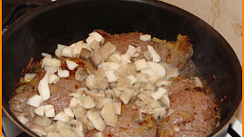 Španělský ptáček s  hlívovou omáčkou