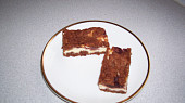 Strouhaný kakaový koláč s tvarohem