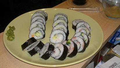 Sushi / Maki a California Rolls