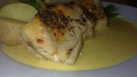 Aljašská treska s citronovo-máslovou omáčkou