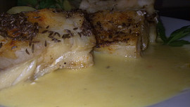 Aljašská treska s citronovo-máslovou omáčkou