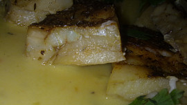 Aljašská treska s citronovo-máslovou omáčkou