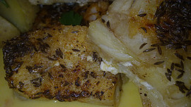 Aljašská treska s citronovo-máslovou omáčkou