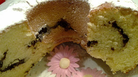 Bábovka s proužkem