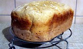 Bílý sezamový chléb bez lepku, mléka a vajec