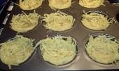 Bramborové muffiny, vymazanou formu na muffiny naplníme směsí
