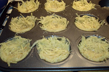 vymazanou formu na muffiny naplníme směsí