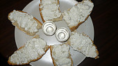 Bramborový chlebík babičky Bé s improvizovanou nivovou pomazánou pana  El