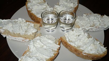 Bramborový chlebík babičky Bé s improvizovanou nivovou pomazánou pana  El